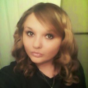 Meet your Posher, Destinee